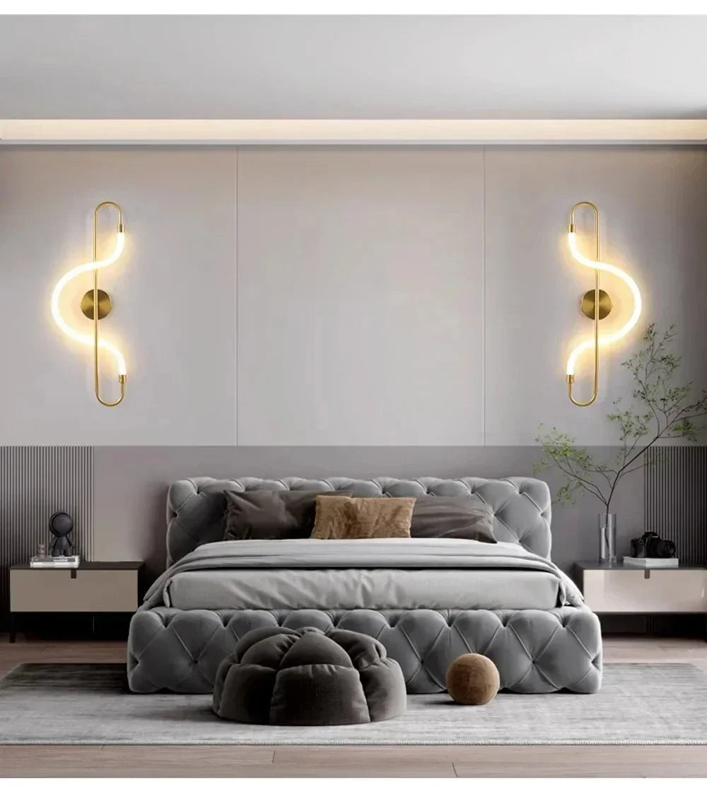 Moderne LED-Wandleuchte – Wandleuchte aus goldfarbenem Aluminium