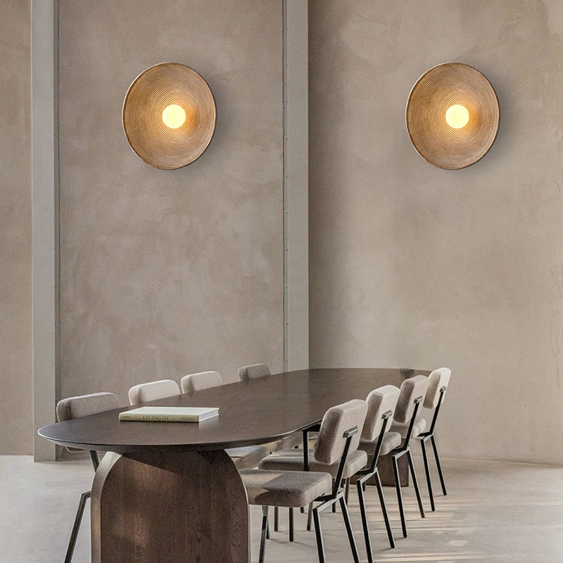 Runde Wandleuchte Luna – Wabi-Sabi-Harzlampe