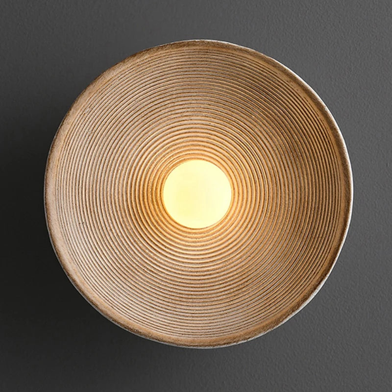 Runde Wandleuchte Luna – Wabi-Sabi-Harzlampe