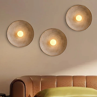 Runde Wandleuchte Luna – Wabi-Sabi-Harzlampe