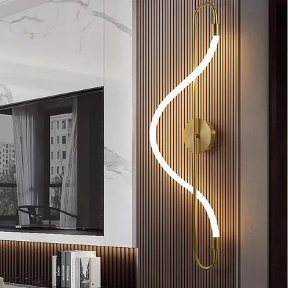 Moderne LED-Wandleuchte – Wandleuchte aus goldfarbenem Aluminium