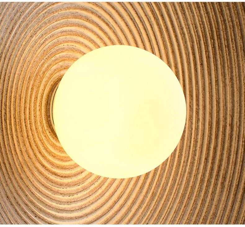 Runde Wandleuchte Luna – Wabi-Sabi-Harzlampe